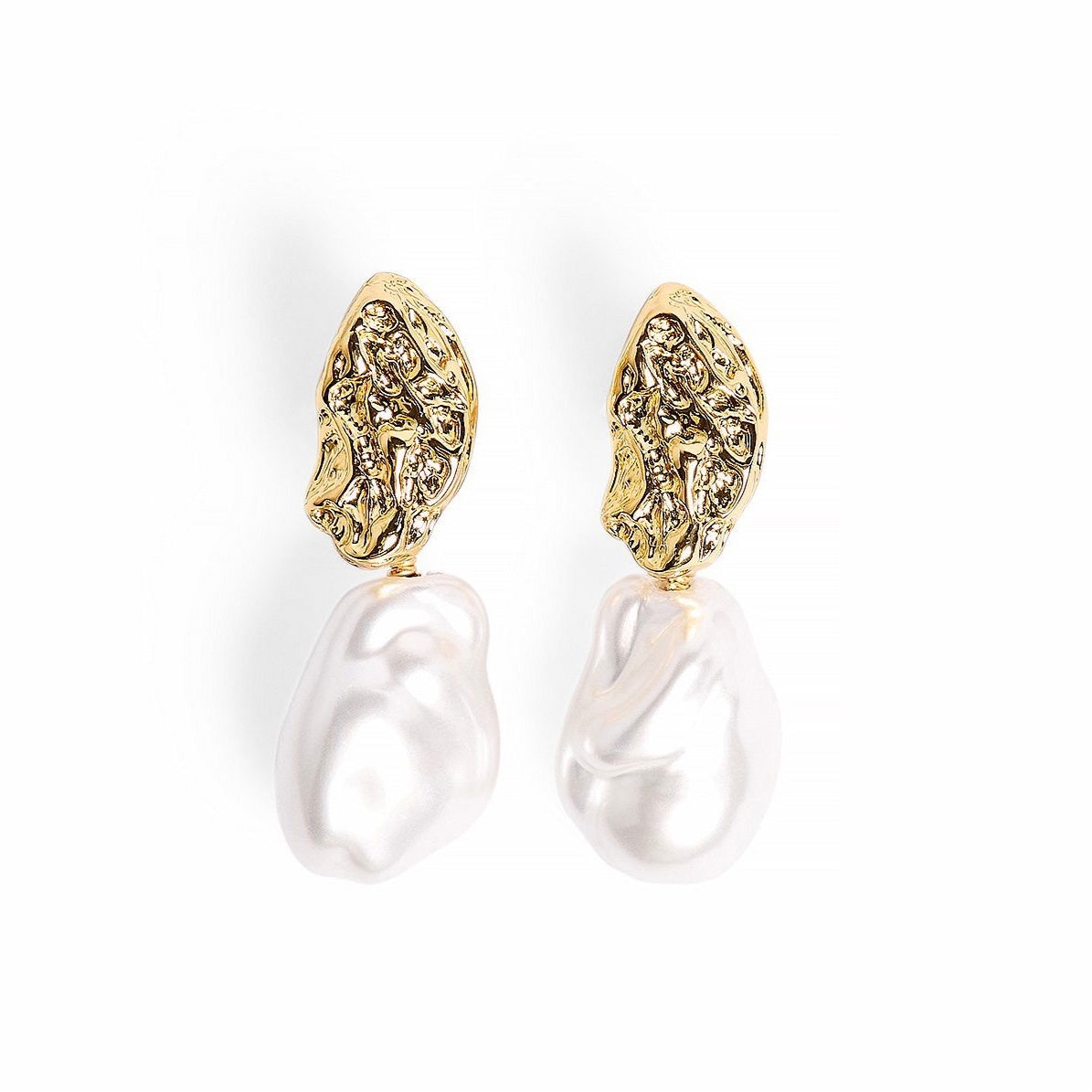 Sculpted Pearl Earrings