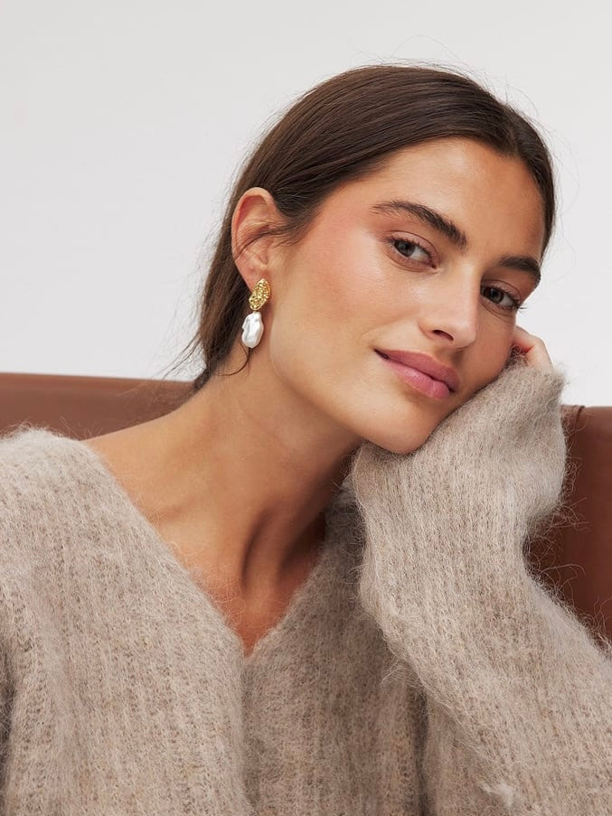 Sculpted Pearl Earrings